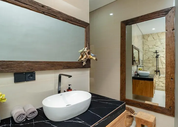 The Lange Estate Villa Seminyak